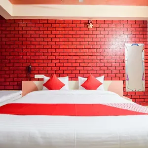 Hotel Palak Palace